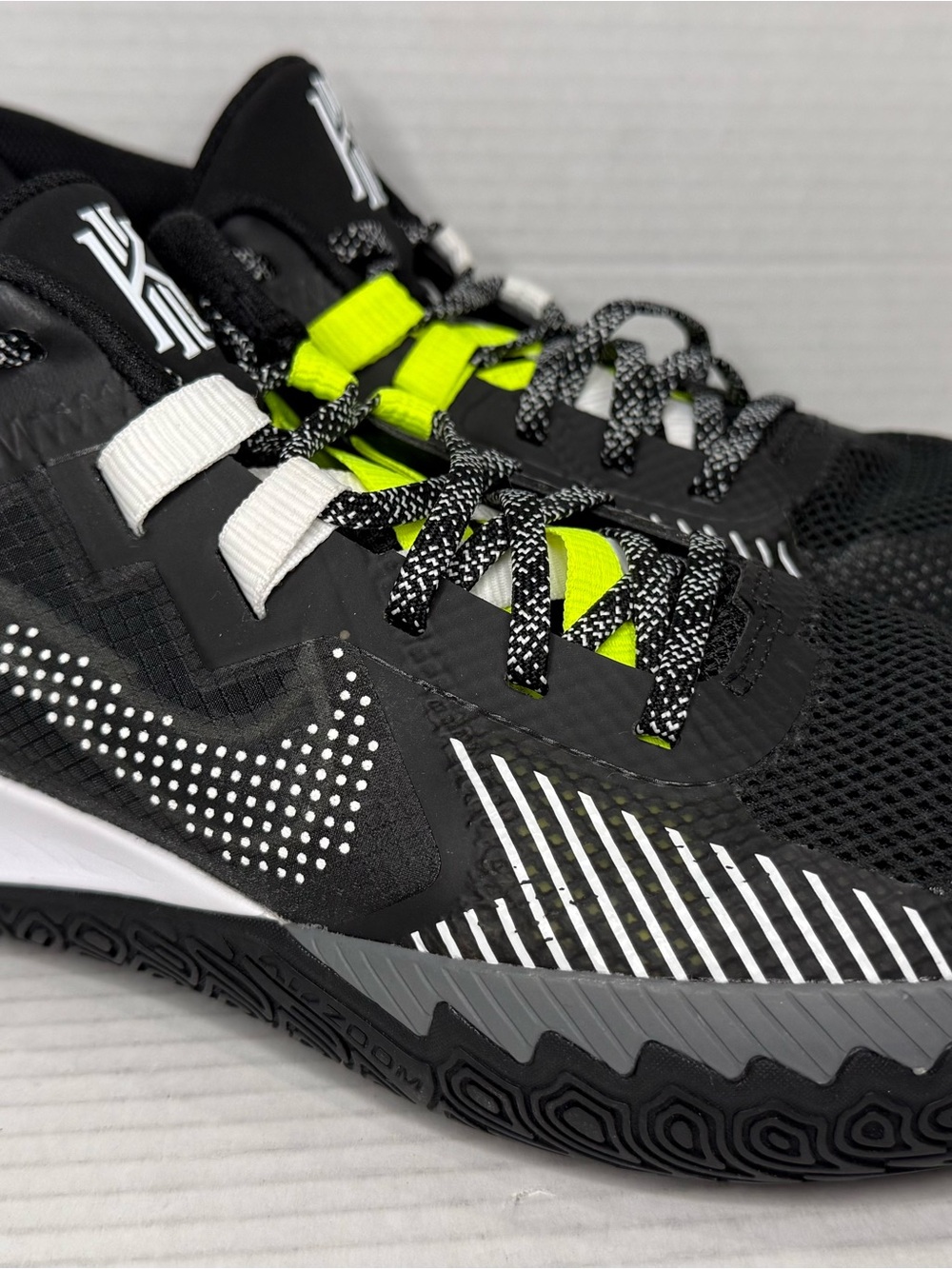 Nike Men’s Black/Volt/White/Green Performance Basketball Sneakers